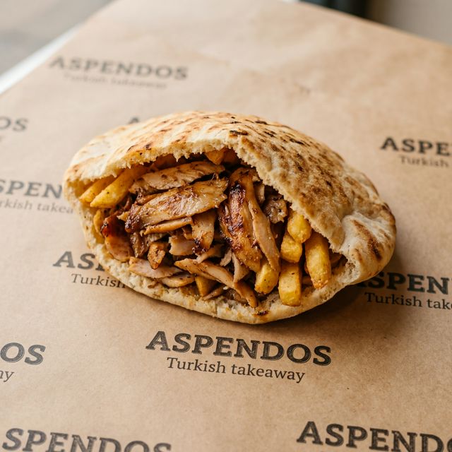 Chips & Chicken Meat In Pitta